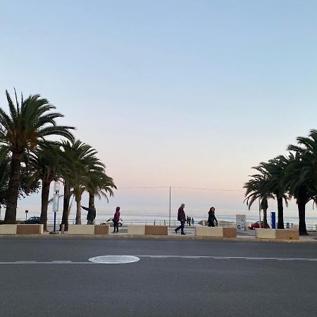 Beau 3 P. Parfaitement Situe Et Place De Parking A Disposition Menton Bagian luar foto
