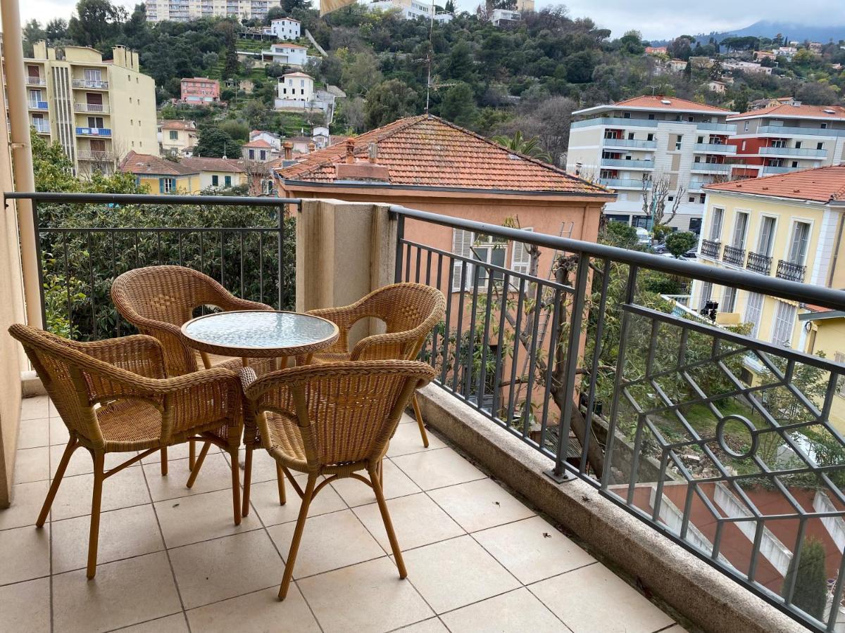 Beau 3 P. Parfaitement Situe Et Place De Parking A Disposition Menton Bagian luar foto